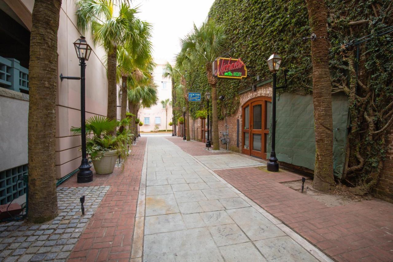 Contemporary Home In Perfect Location - 207 B St Philip Street Charleston Exterior photo